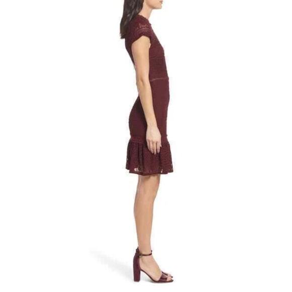 Foxiedox Ellie Lace Open Back Cocktail Dress in Red Wine Size Small - Picture 2 of 10